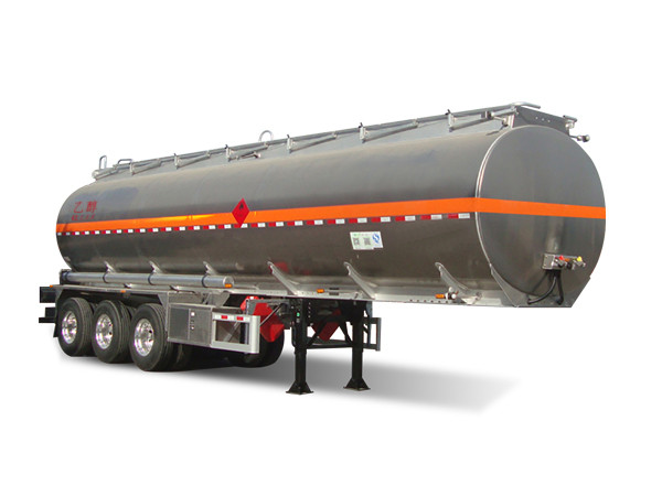 這20臺(tái)車(chē)一交付，液罐車(chē)升級(jí)新高度