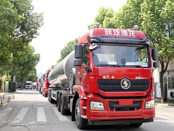 疫情之下，海外客戶線上訂車，20臺凌宇罐車批量交付！