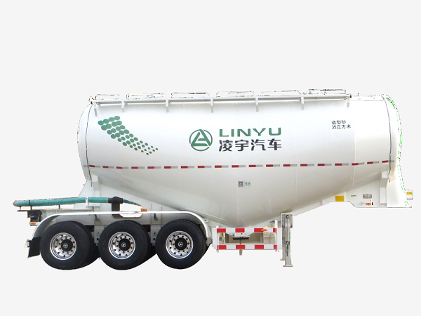 罐通天下，砼筑未來，中集凌宇50臺(tái)法規(guī)版攪拌車交付河北大客戶